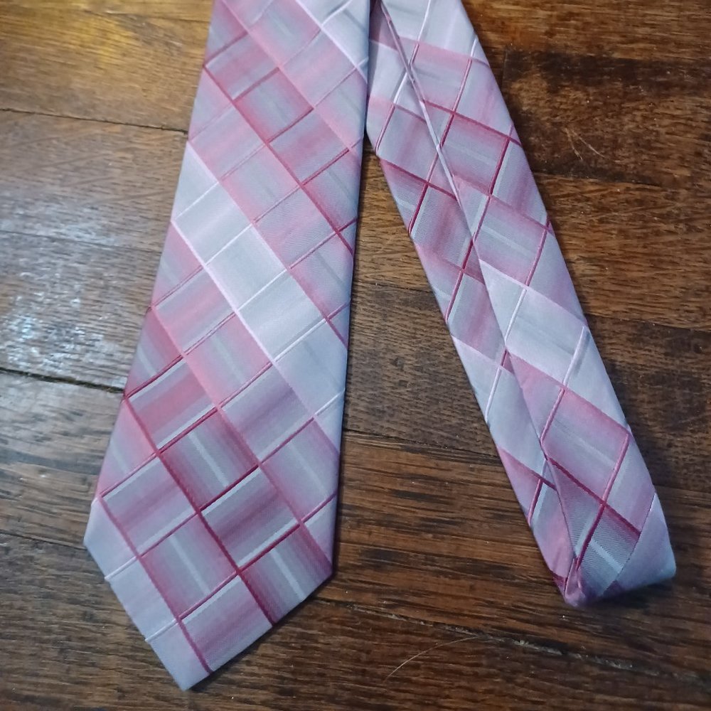 Stafford Shimmering Pink and Blueish Gray Men's Neck Tie